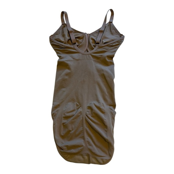 Spanx One Piece Nude Colour Snap Crotch Underwire Shape Wear - Size XL - Picture 2 of 9